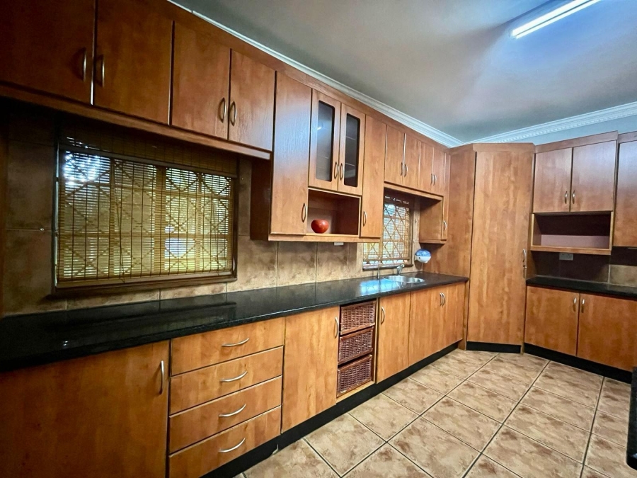To Let 4 Bedroom Property for Rent in Protea Park North West